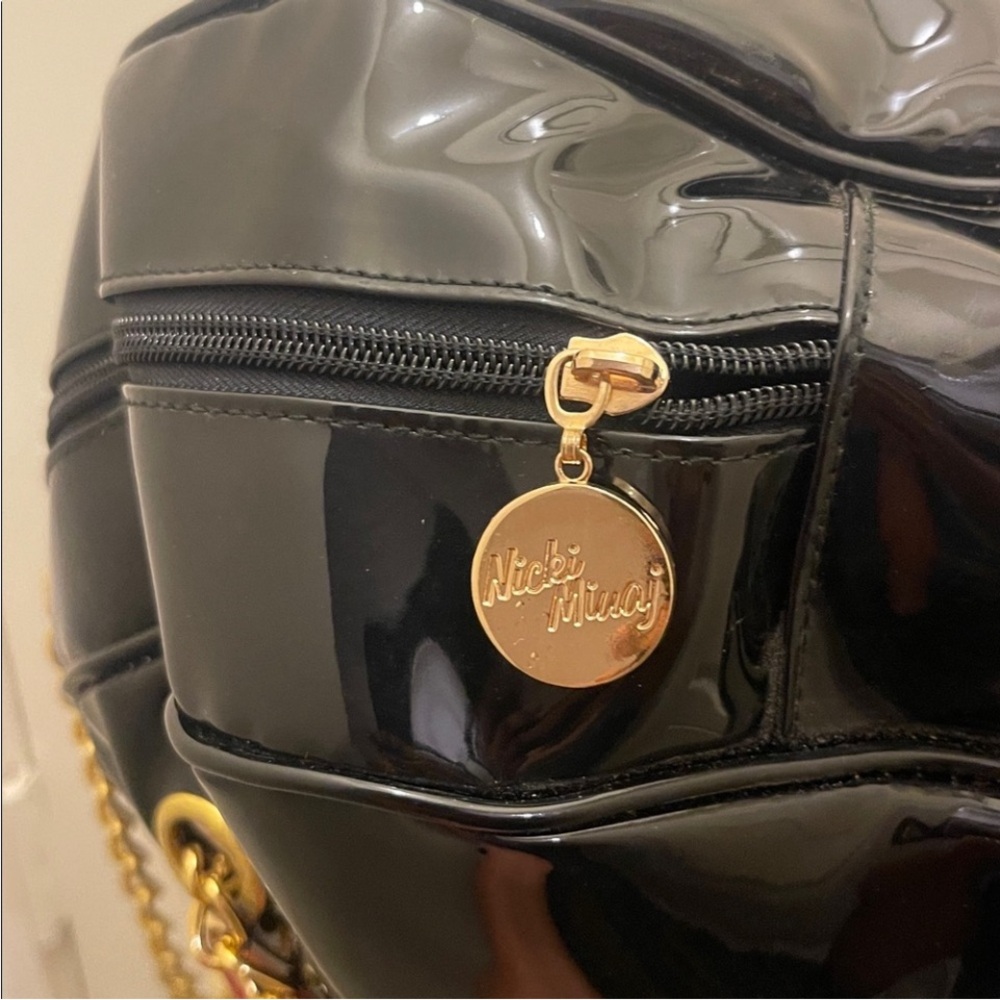 Elegant Nicki Minaj Black Patent Leather Bag with Gold Accents - Picture 11 of 15